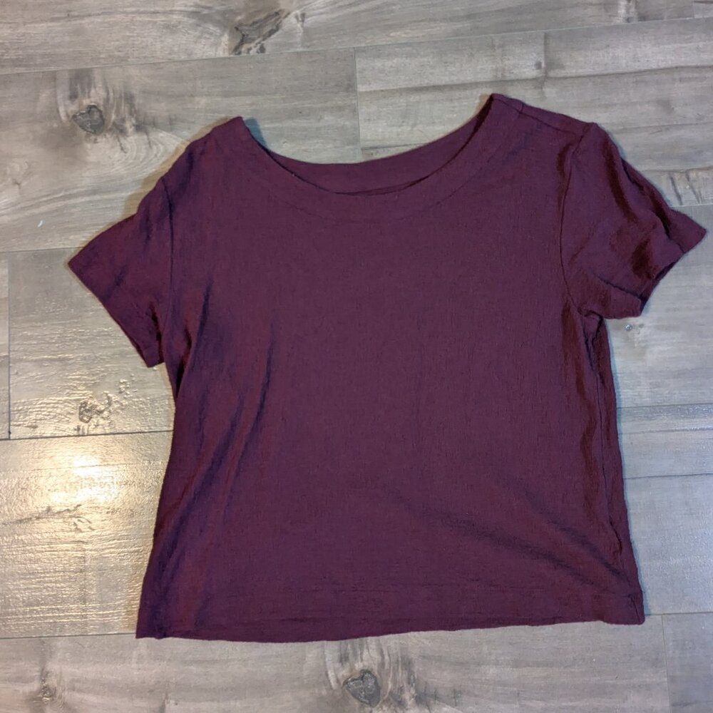 Gap Textured Scoop Neck Short Sleeve Shirt